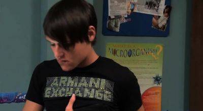 Teen gay lovers enjoy each other's hard weenies and fuck - drtuber.com