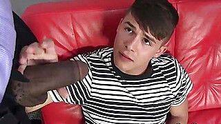 Little twink bitch Andy Taylor rides Mr Hunter in office - gayxo.com