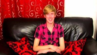 Young nude male emos gay 18 year old Austin Ellis is a - drtuber.com