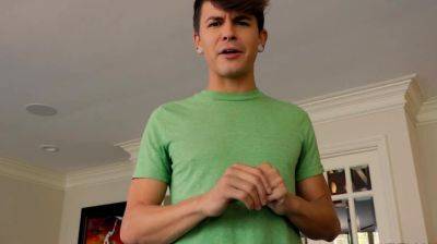 Amateur gay stepbrother bareback fucked - drtuber.com