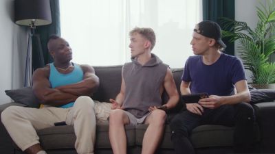 Two guys prove to their friend that they NOT gay - drtuber.com