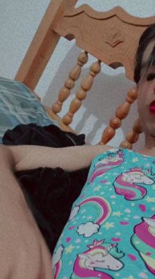 Bicha gay travesti brincando com a pica - Menina trans - drtvid.com