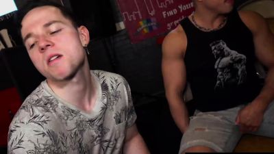 Horny Gays Threeway Loves Bareback - drtuber.com