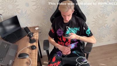 Verified Amateurs And Gay Young In A Guy With A Big Dick Invited His Friend To Fuck, Fucked Him And Came - hclips.com