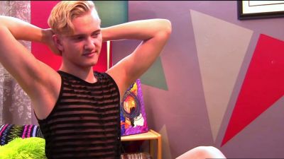 Blond Gay Gives Cock An Wild Rubbing - drtuber.com