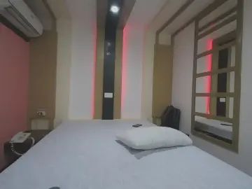 Gay sex chat with wyien16 - camgaychat.com - Britain