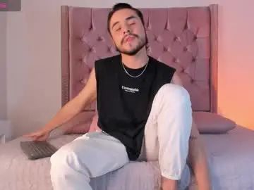 Gay sex chat with thiago_wolff - camgaychat.com - Britain