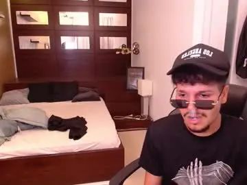 Gay sex chat with claymaddox - camgaychat.com - Britain