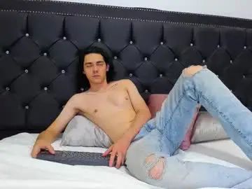 Gay sex chat with angelmonets - camgaychat.com - Britain
