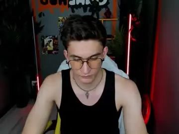 Gay sex chat with thomas_michaelson - camgaychat.com - Britain
