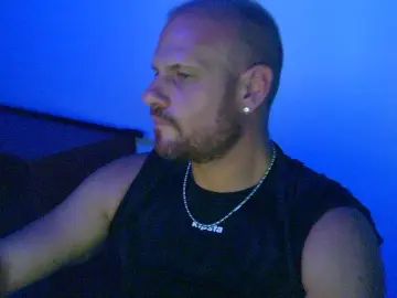 Gay sex chat with Police82 - camgaychat.com - Britain