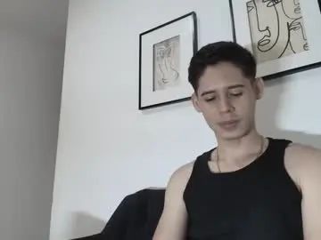 Gay sex chat with austiin_ross1 - camgaychat.com - Britain