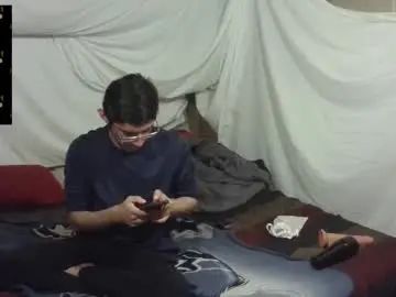 Gay sex chat with papi_pecado - camgaychat.com - Britain