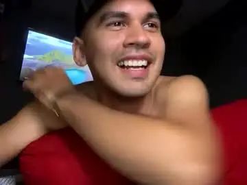 Gay sex chat with hamiltong12 - camgaychat.com - Britain