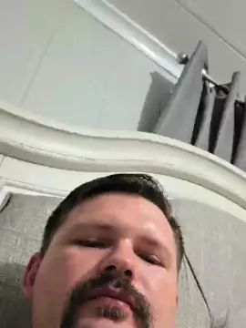 Gay sex chat with Jay42outdoor - camgaychat.com - Britain