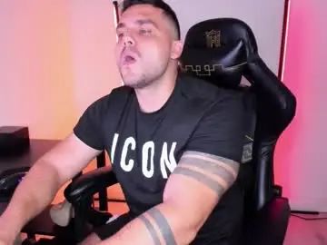Gay sex chat with danielbateson - camgaychat.com - Britain