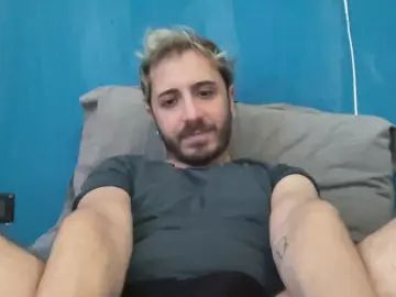 Gay sex chat with squirrel22 - camgaychat.com - Italy