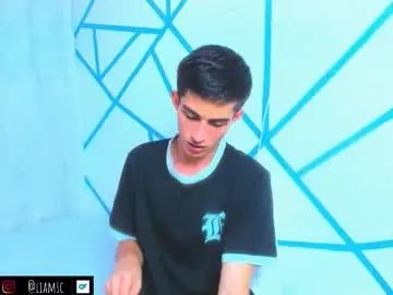 Gay sex chat with liam_scott77 - camgaychat.com - Britain