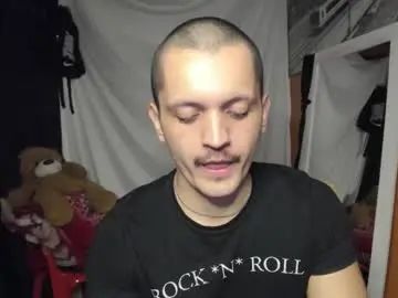 Gay sex chat with 37sins - camgaychat.com - Britain