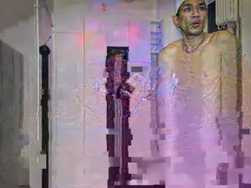 Gay sex chat with suntoryberlin - camgaychat.com - Britain