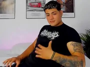 Gay sex chat with max_miuller - camgaychat.com - Britain