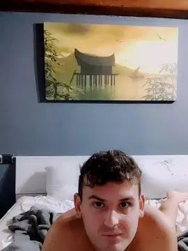 Gay sex chat with TheKing966 - camgaychat.com - Britain