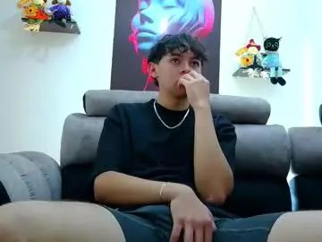 Gay sex chat with bluewolf247 - camgaychat.com - Britain
