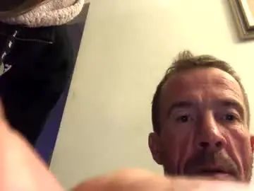 Gay sex chat with bigusdickus1011 - camgaychat.com - Britain