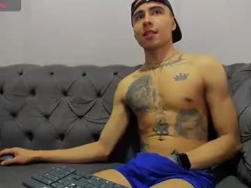 Gay sex chat with piperrcry - camgaychat.com - Britain