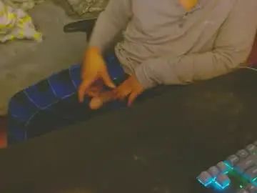 Gay sex chat with rsanchy32 - camgaychat.com - Britain