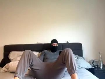Gay sex chat with my_mike420 - camgaychat.com - Britain