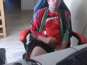 Gay sex chat with tchecky22 - camgaychat.com - France