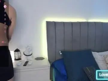 Gay sex chat with jarethh_ - camgaychat.com