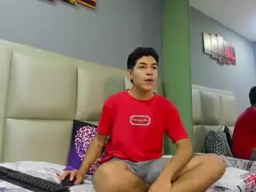 Gay sex chat with jhonny_saenz - camgaychat.com - Britain