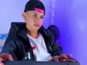 Gay sex chat with axel_cody_ - camgaychat.com - Spain