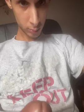 Gay sex chat with broski28 - camgaychat.com - Italy