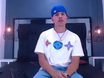 Gay sex chat with mike_smiths - camgaychat.com - Britain