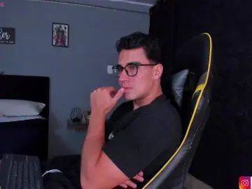 Gay sex chat with owengray2 - camgaychat.com - Portugal