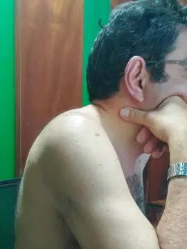 Gay sex chat with FernandoReuterG - camgaychat.com - Britain