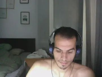 Gay sex chat with huguitto_hot - camgaychat.com - Spain