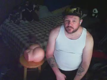 Gay sex chat with xShadyHadesx - camgaychat.com - Britain