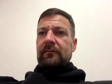 Gay sex chat with horndog1990123 - camgaychat.com - Britain