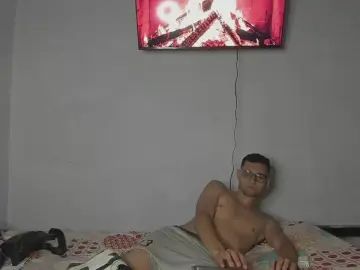 Gay sex chat with Slayer2025 - camgaychat.com - Portugal