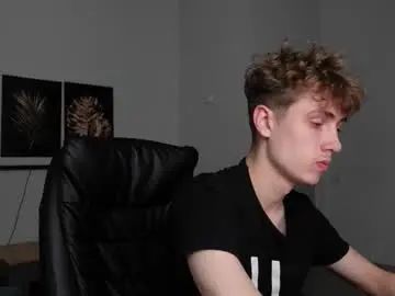 Gay sex chat with nathan_rusu - camgaychat.com - Britain