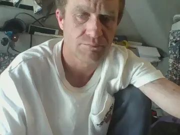 Gay sex chat with philliplangfor2 - camgaychat.com - Britain