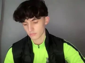 Gay sex chat with cashmasterparis - camgaychat.com - France