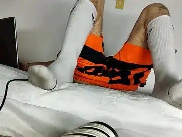 Gay sex chat with bigfeetmaster32 - camgaychat.com - Britain