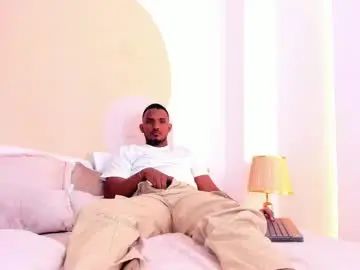 Gay sex chat with donovan_brown - camgaychat.com - Britain