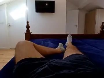 Gay sex chat with noah_707_7 - camgaychat.com - Britain