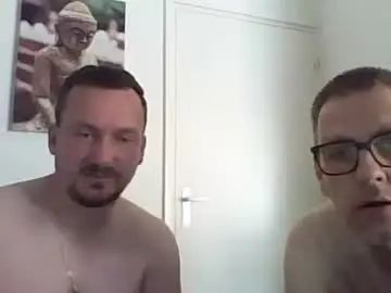 Gay sex chat with ron855409 - camgaychat.com - Britain
